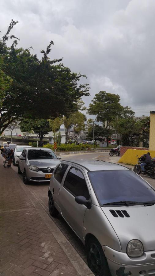 Edificio Niza80 Ibague, Acceso Digital Cerca Parque Deportivo Hotell Eksteriør bilde